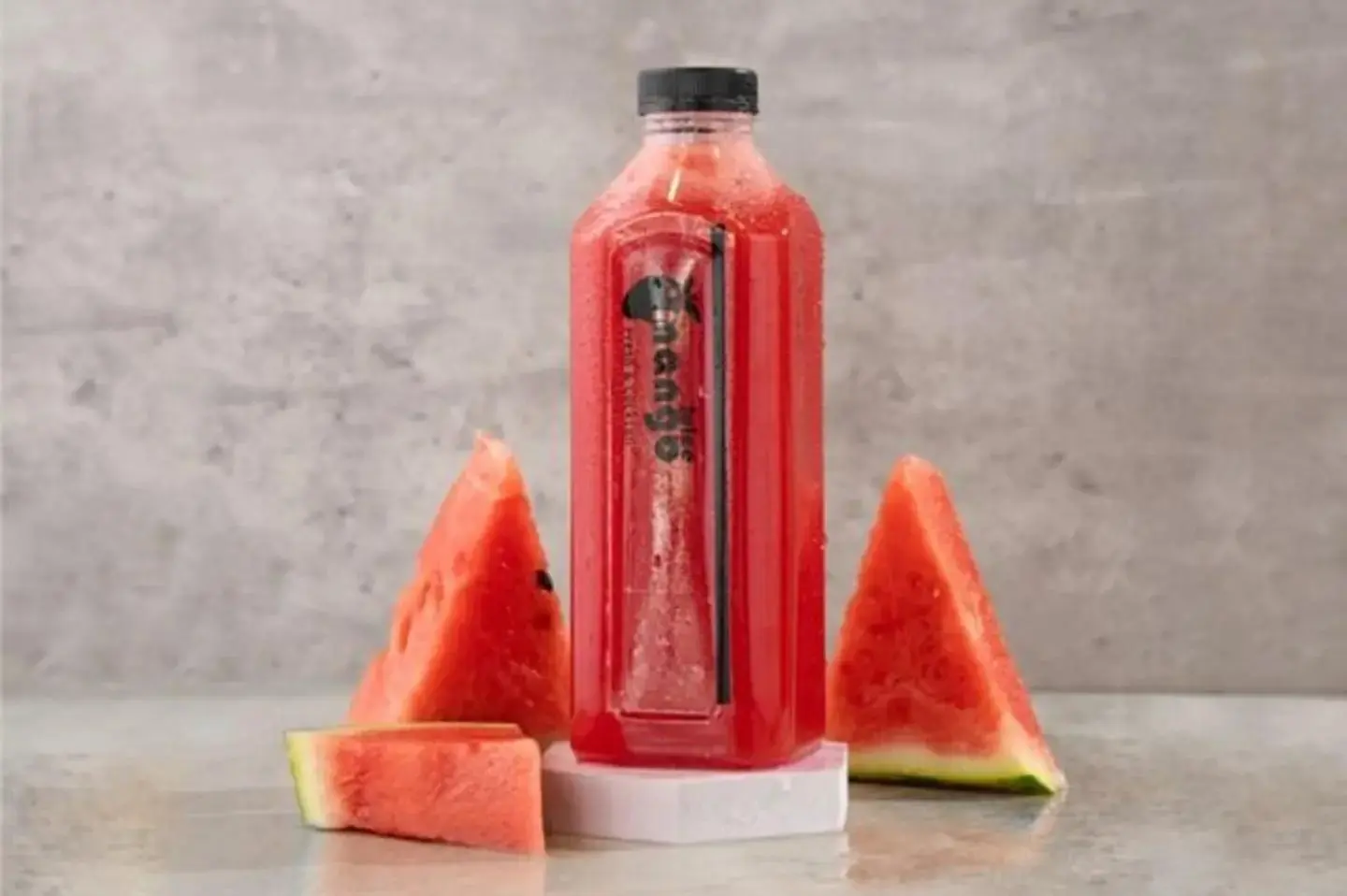 عصير بطيخ بالنكهه المميزه - كاسة وسط