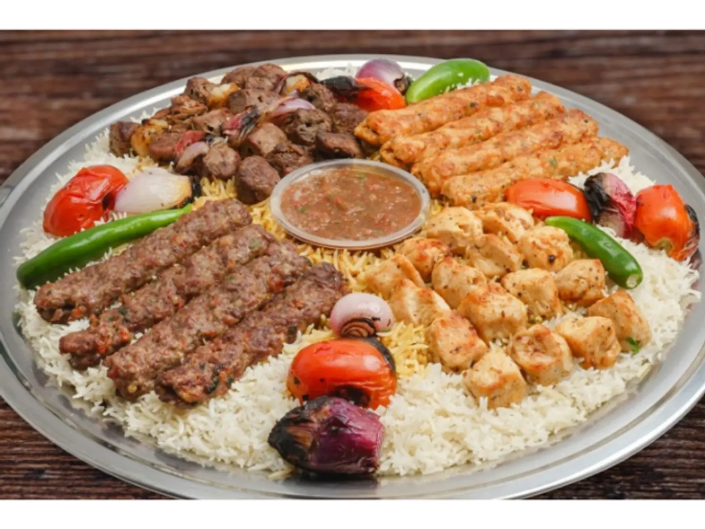 ارز مع مشاوي مشكلة - 4 اسياخ