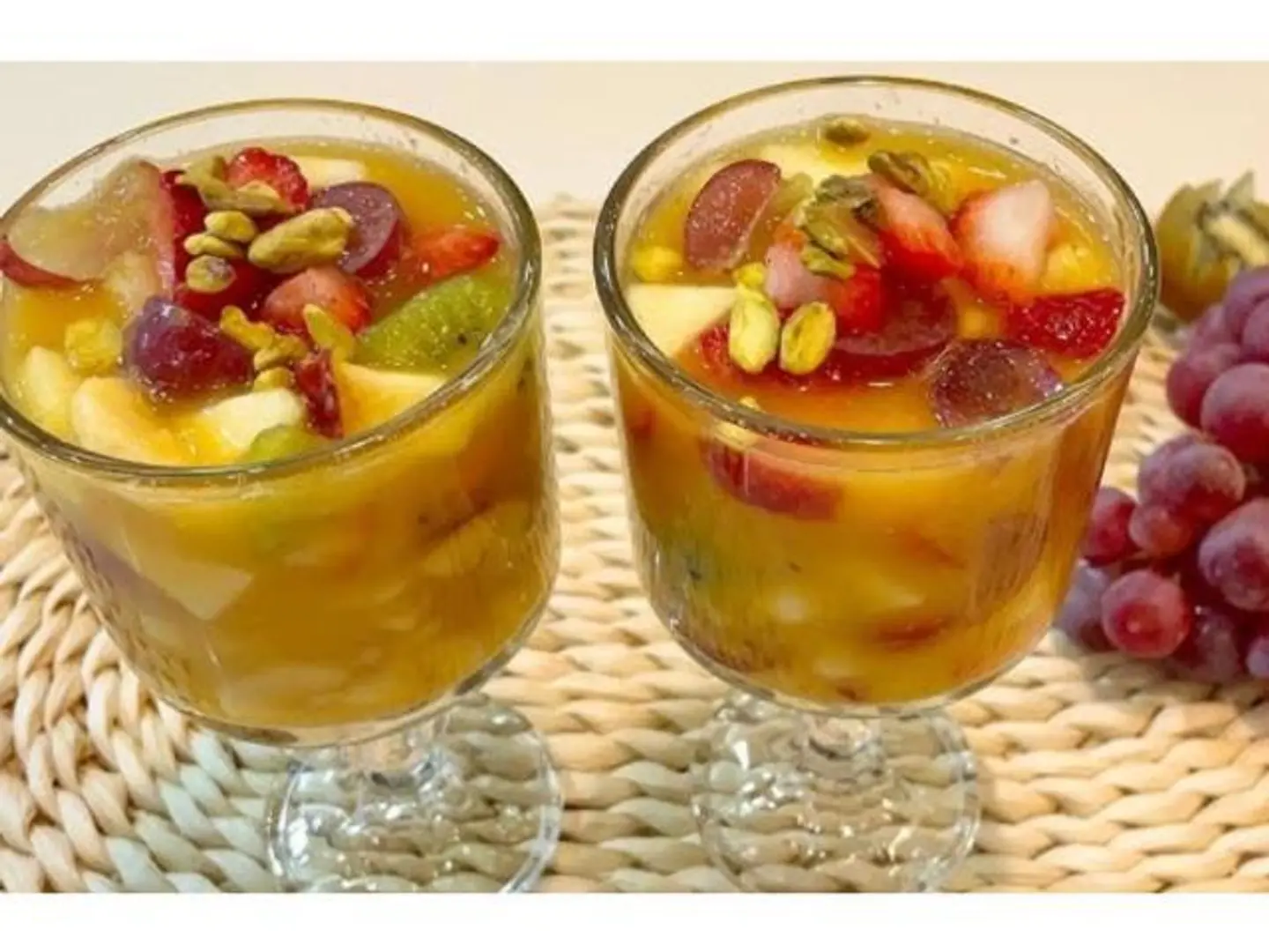 Fruit Salad With Juice - Medium