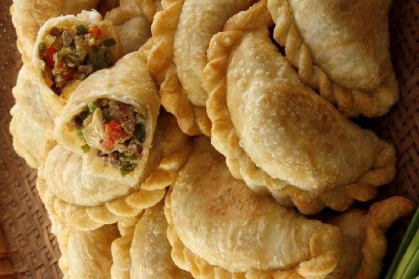 سمبوسة رقائق دجاج - 3 حبات