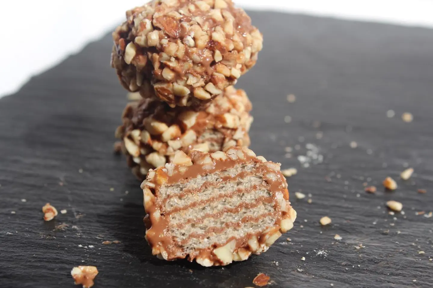Round Chocolate Biscuits With Broken Almonds - 1 Kilo