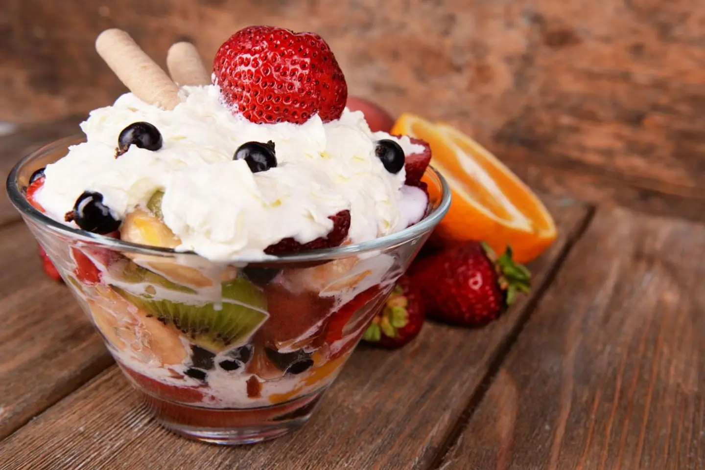 Fruit Salad With Ice Cream - Medium Glass