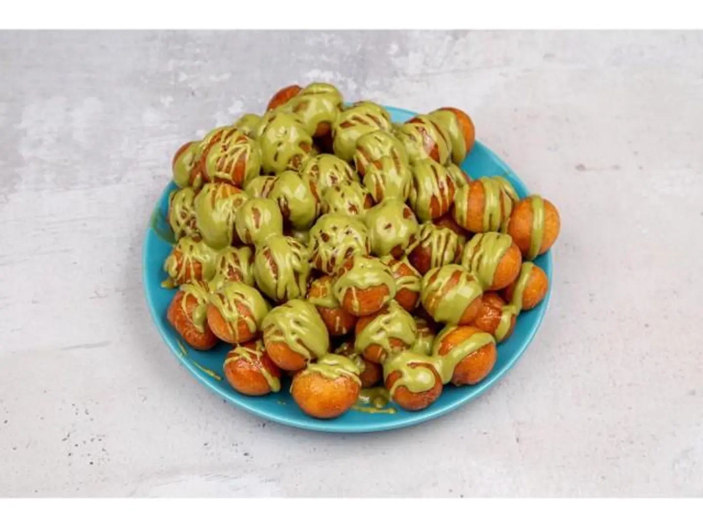 Luqaimat Stuffed With Nutella Pistachio - Small