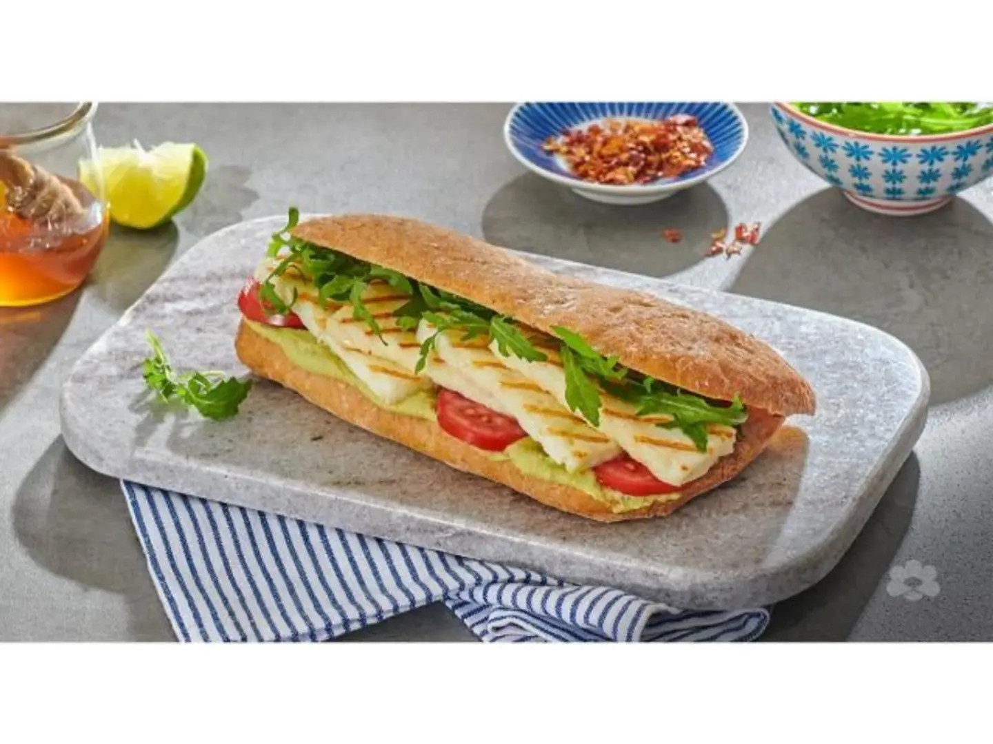 Halloumi With Arugula And Tomatoes - Samoli