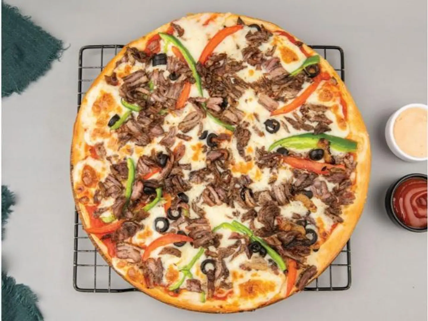 بيتزا شاورما لحم - صغير