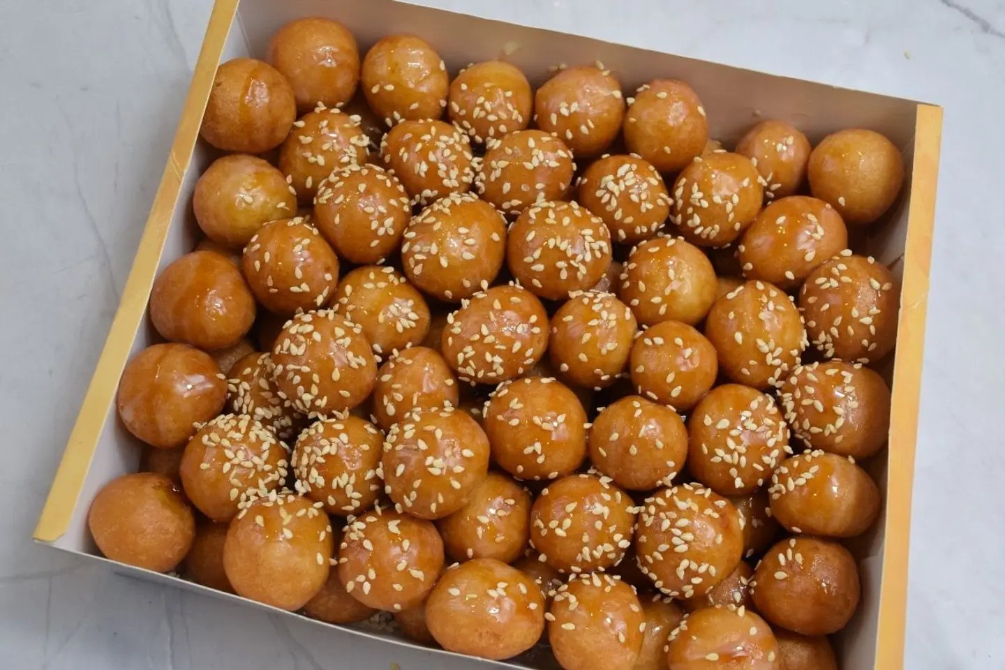 لقيمات سمسم - بوكس صغير