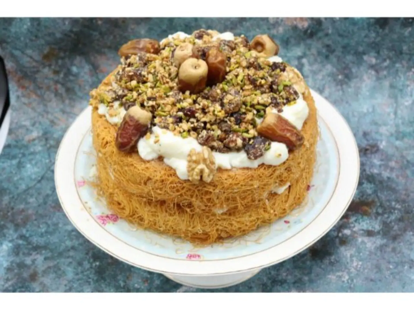 كنافة بالتمر و القشطة - صغير