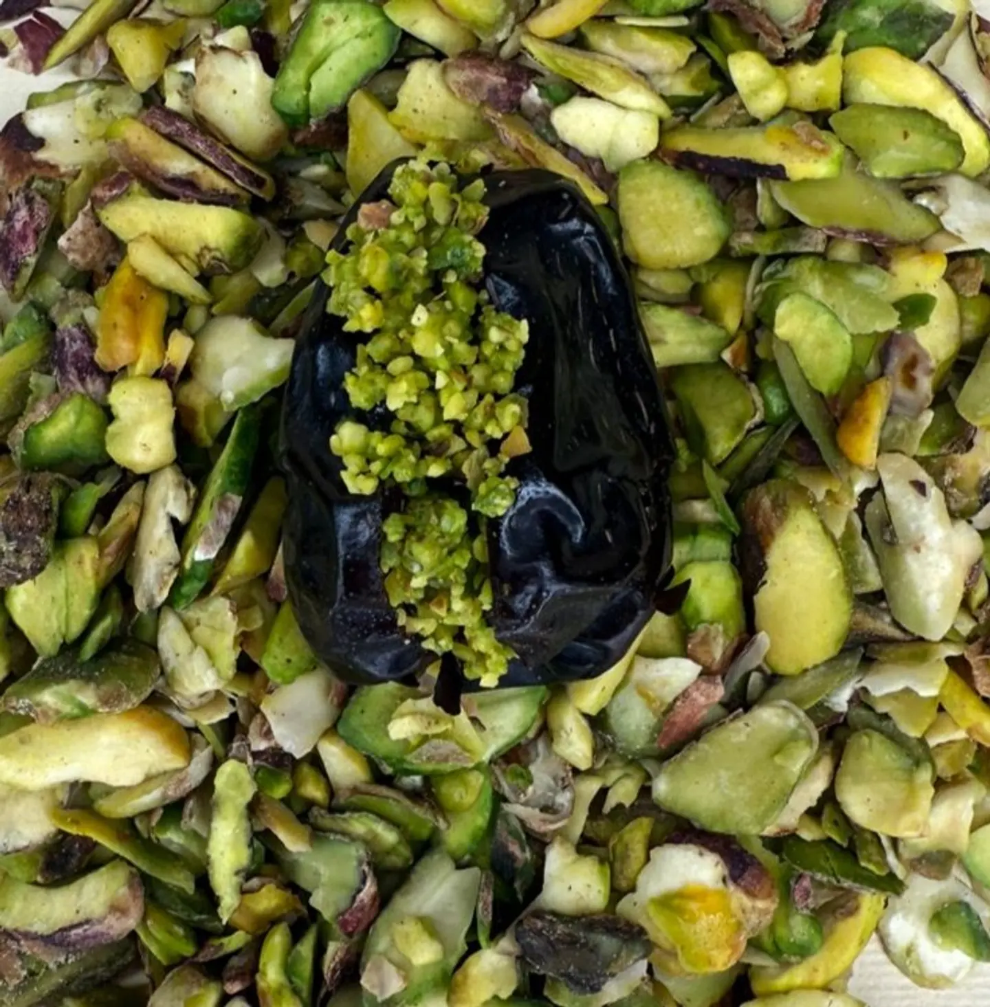 Ajwa Dates With Pistachio - 3 Pieces