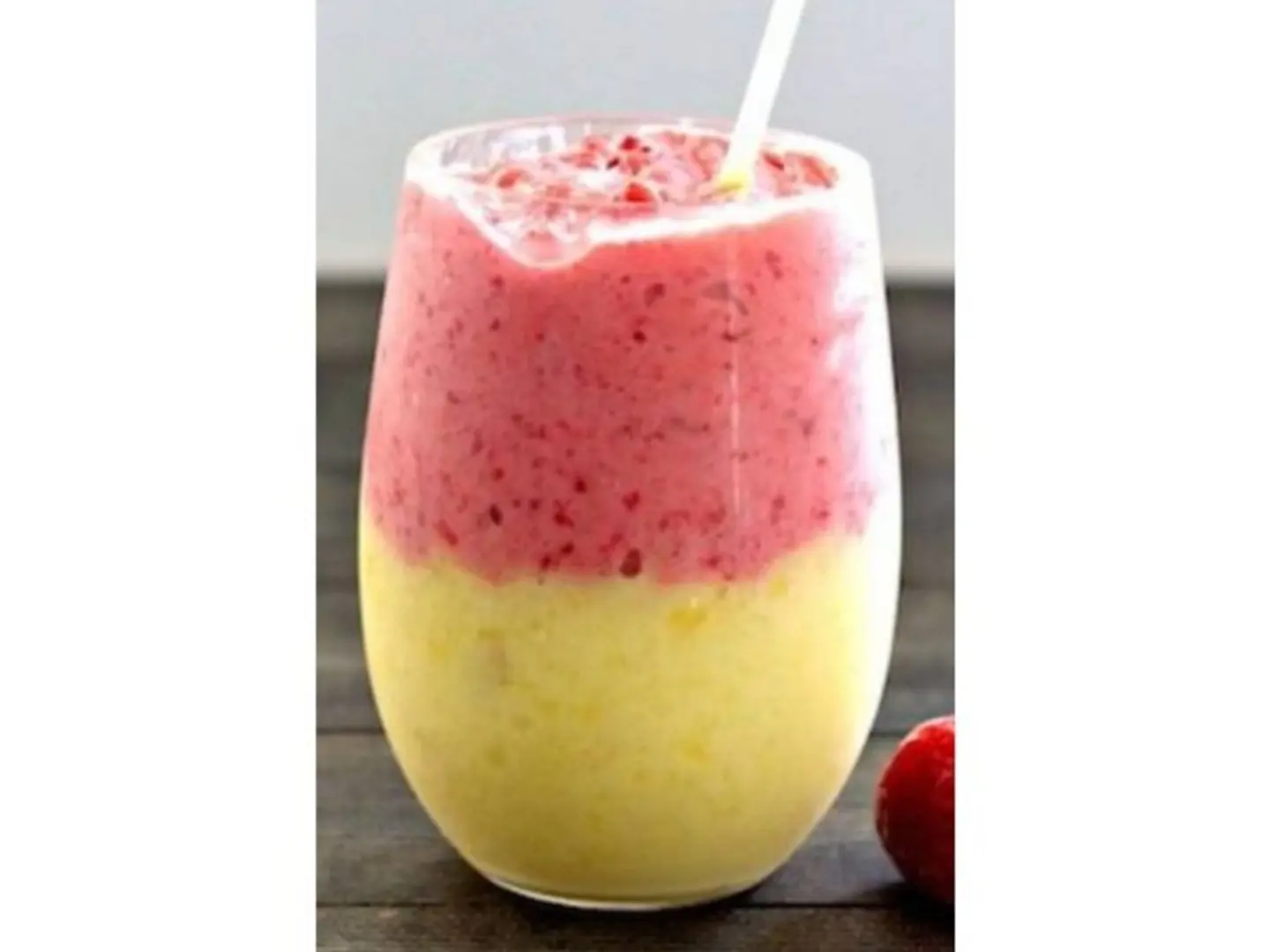 عصير مانجو مع فراولة - وسط