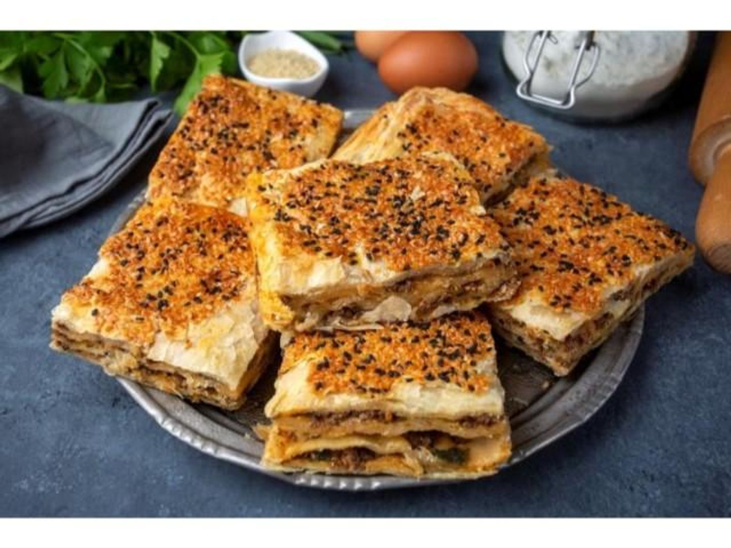 لحم بالجبن - وسط