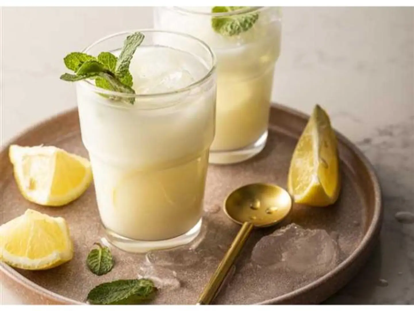 ليمون بالحليب - كوب وسط