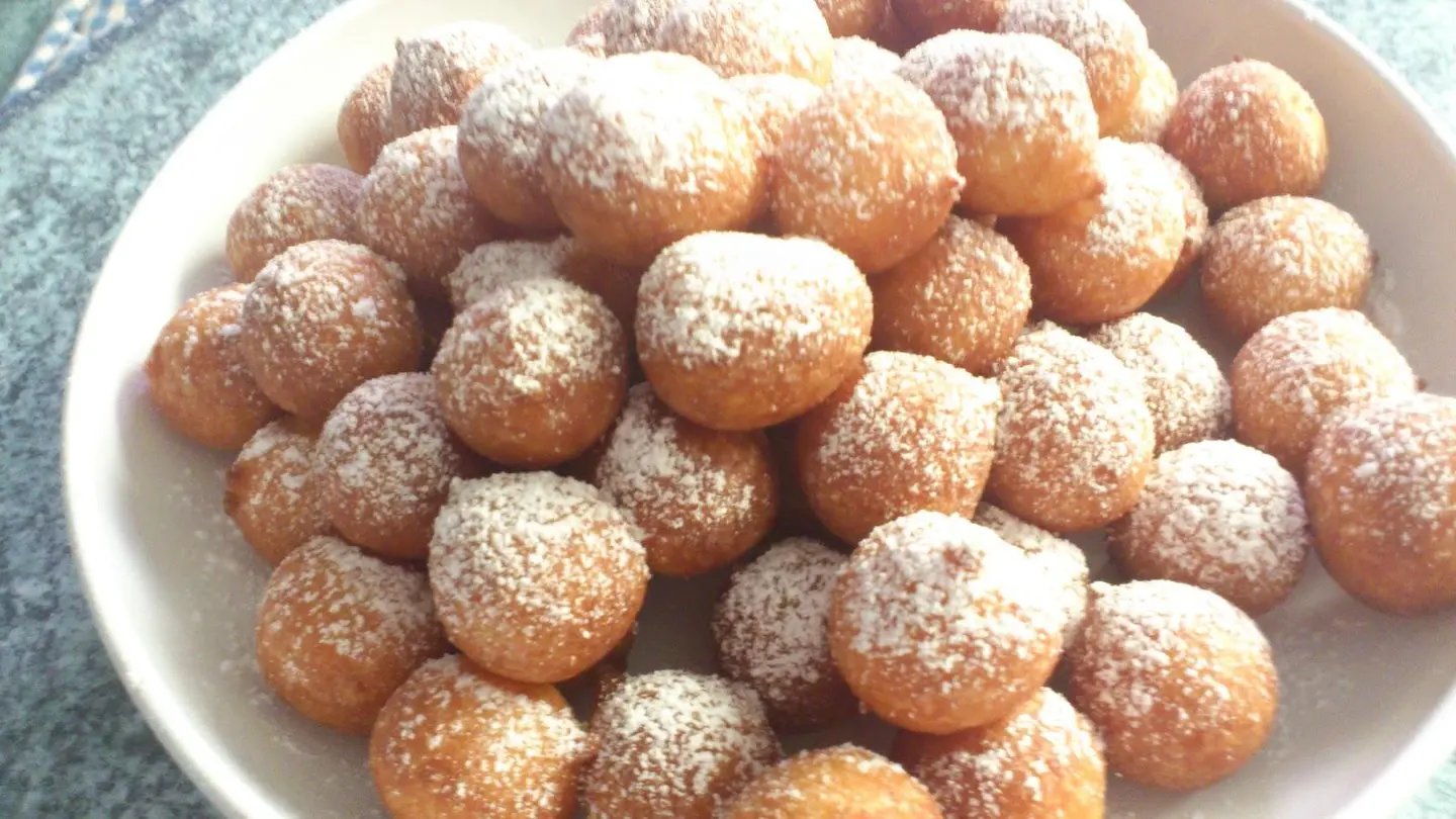 Luqaimat With Sugar Powder - Small
