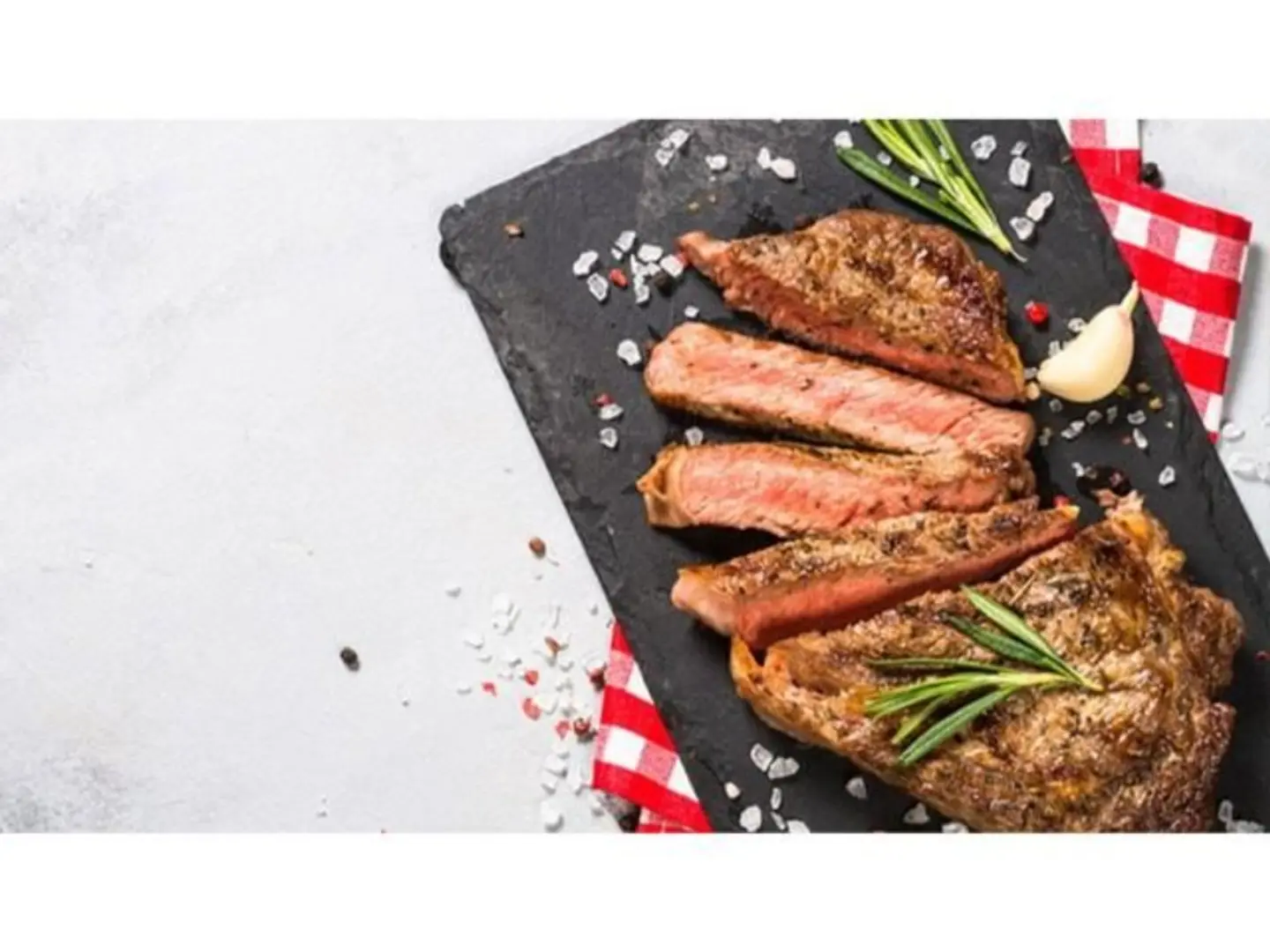 ستيك لحم بصوص الفلفل الأسود - 150 جرام