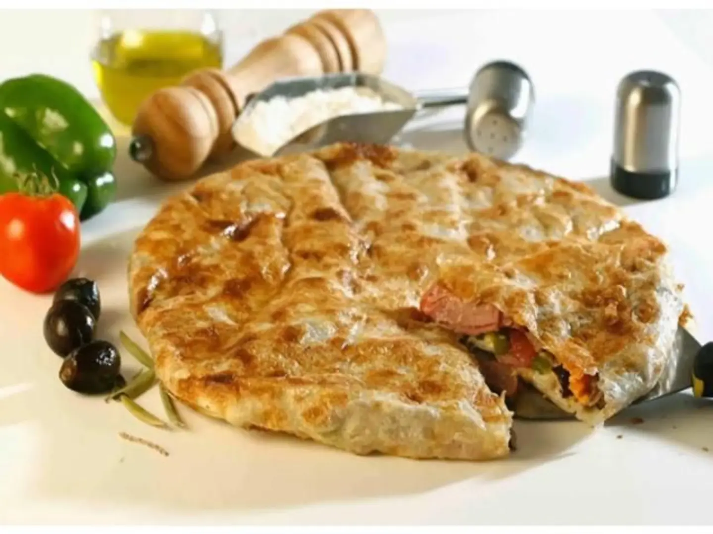 بيتزا شرقي مكس لحم - وسط