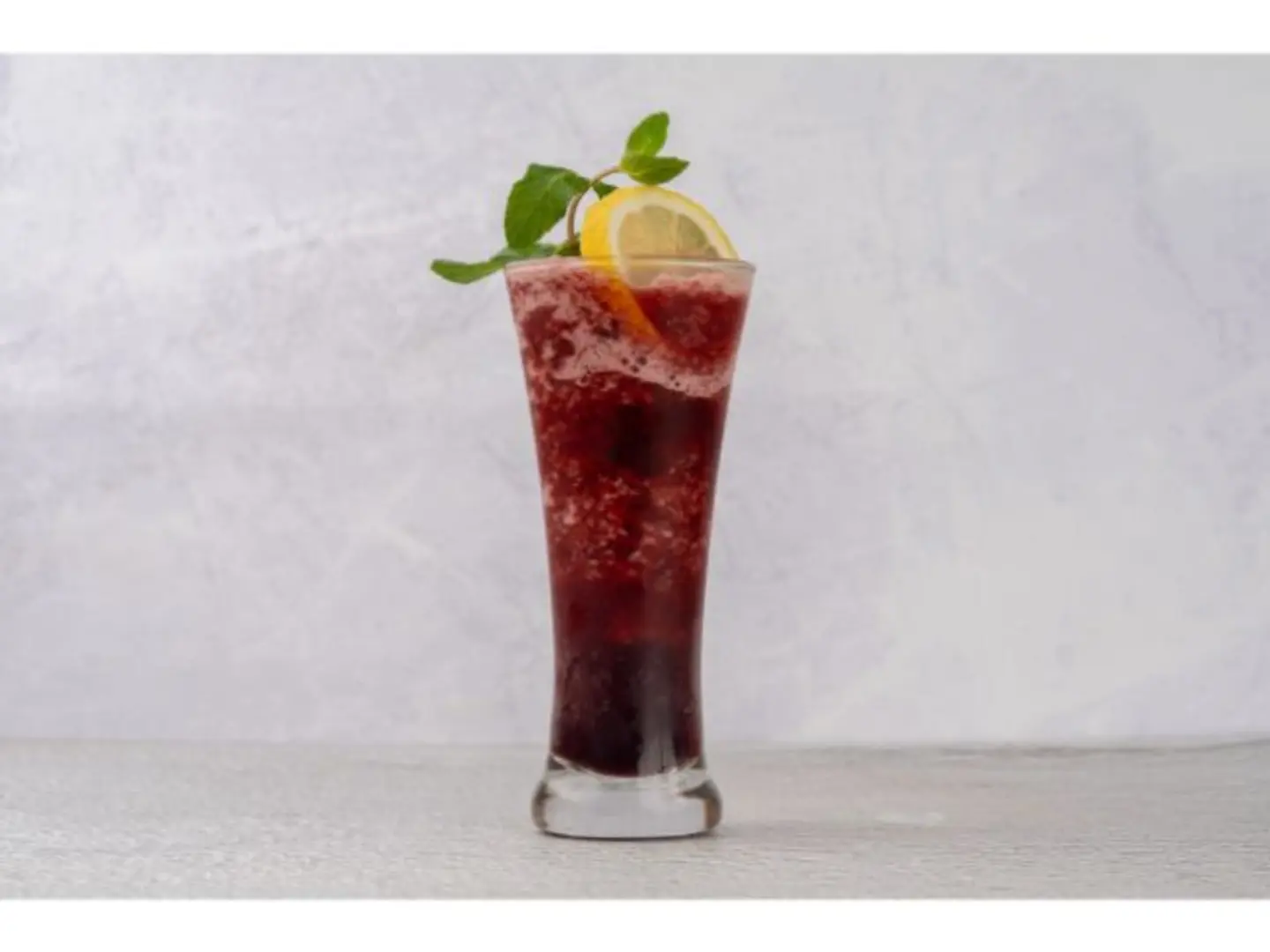 رمان مع ليمون نعناع - كوب