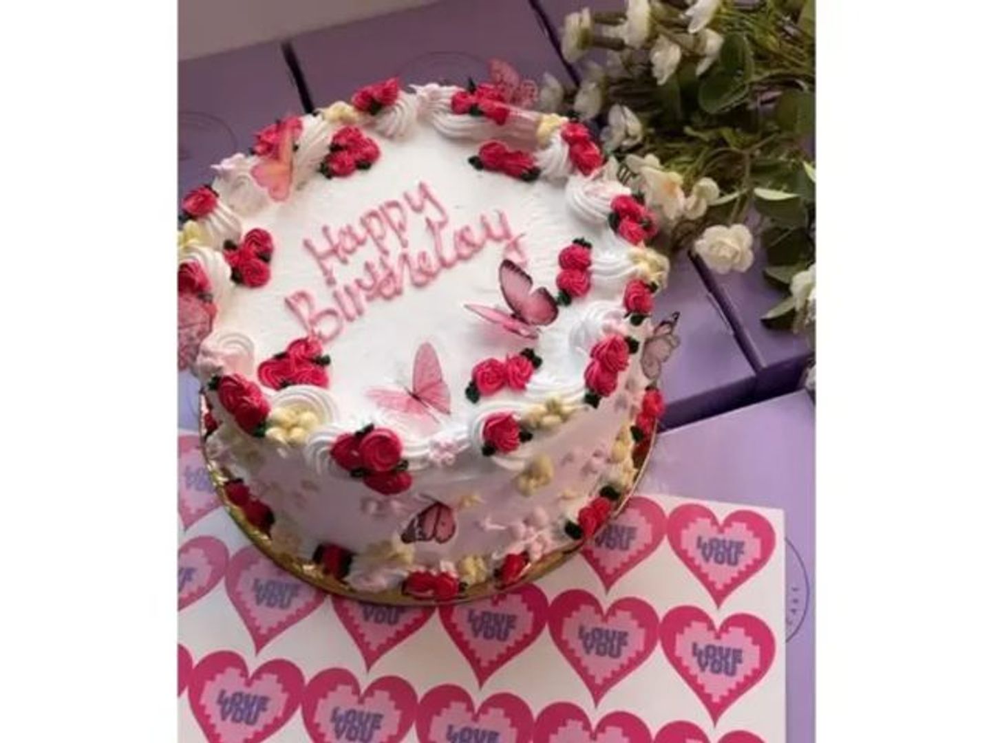 Cake Victory Withe Flowers Bink - 8 Inch