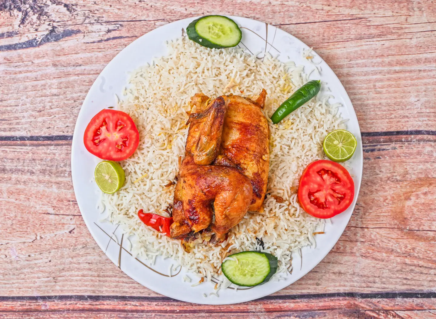 دجاج شواية مع رز بيشاور  - حبة دجاج كاملة