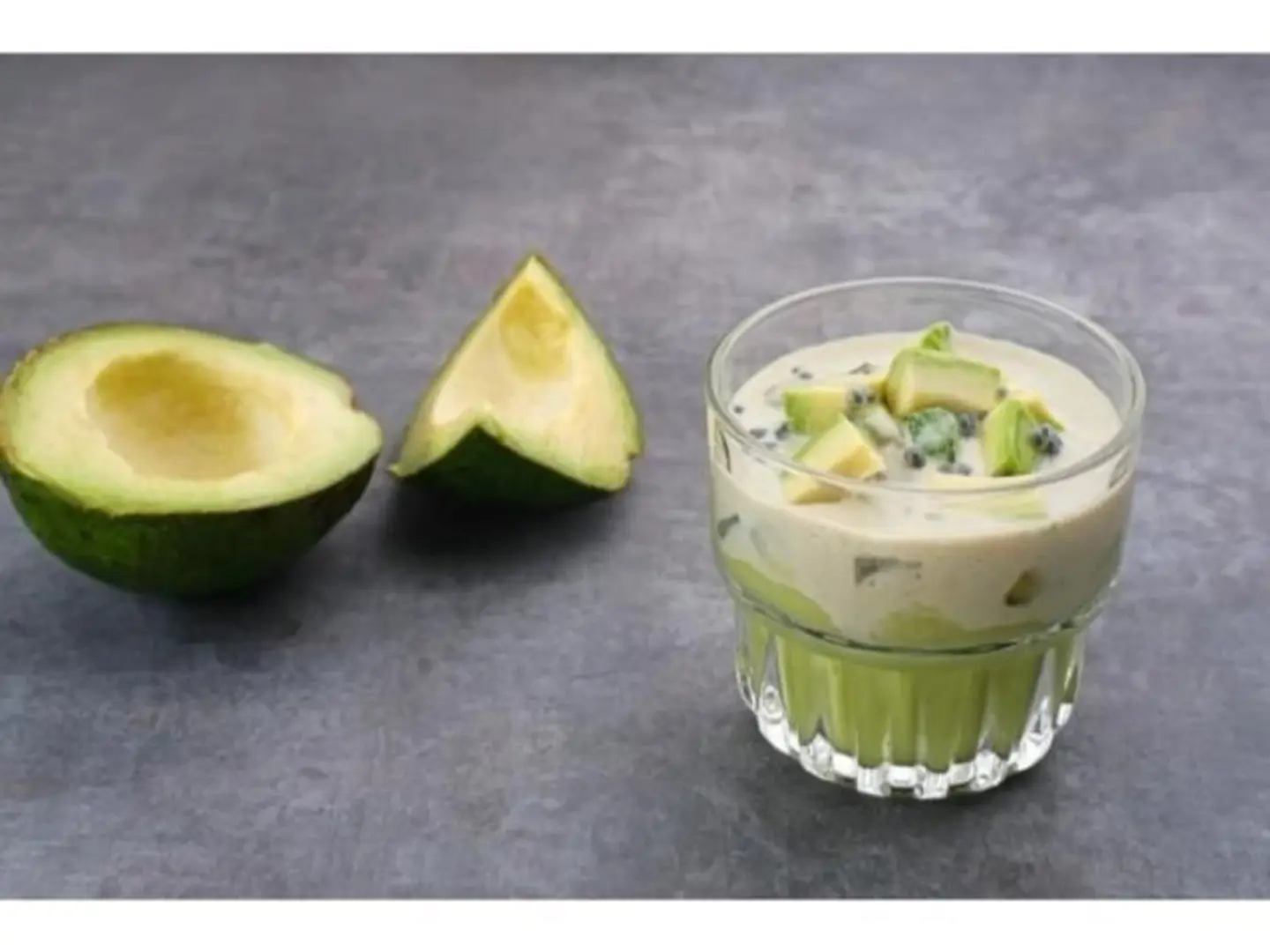 افوكادو و قشطة - وسط