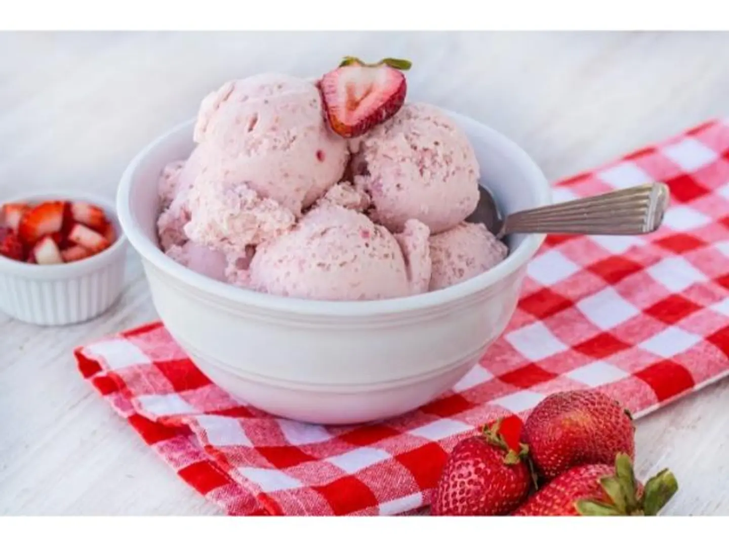 Strawberry Ice Cream - Small