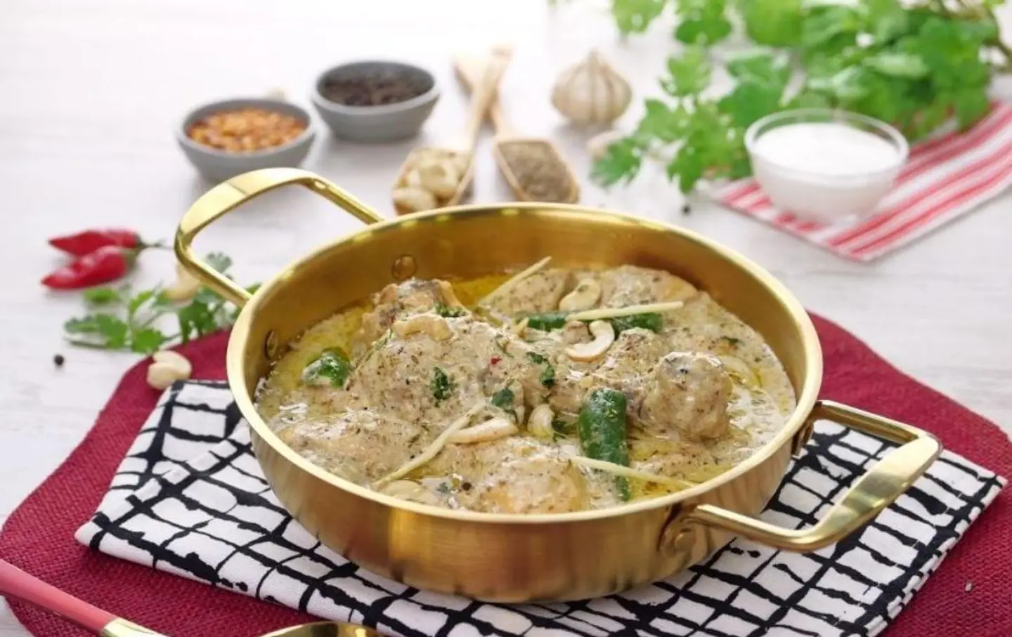 Chicken White Karahi Fresh 500/1000 G - Half A Chicken