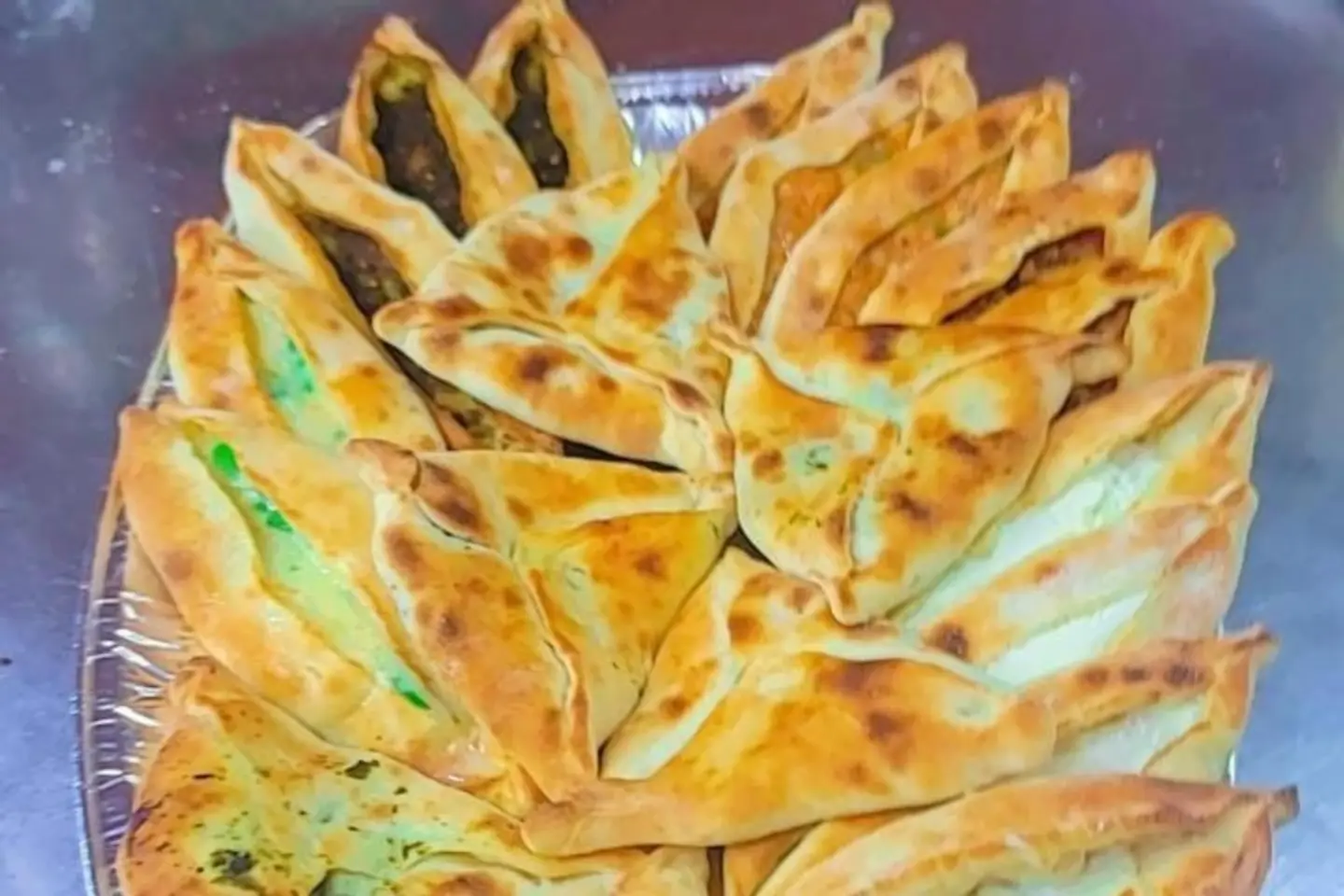 معجنات مشكلة صغير ١٥ حبة - وسط