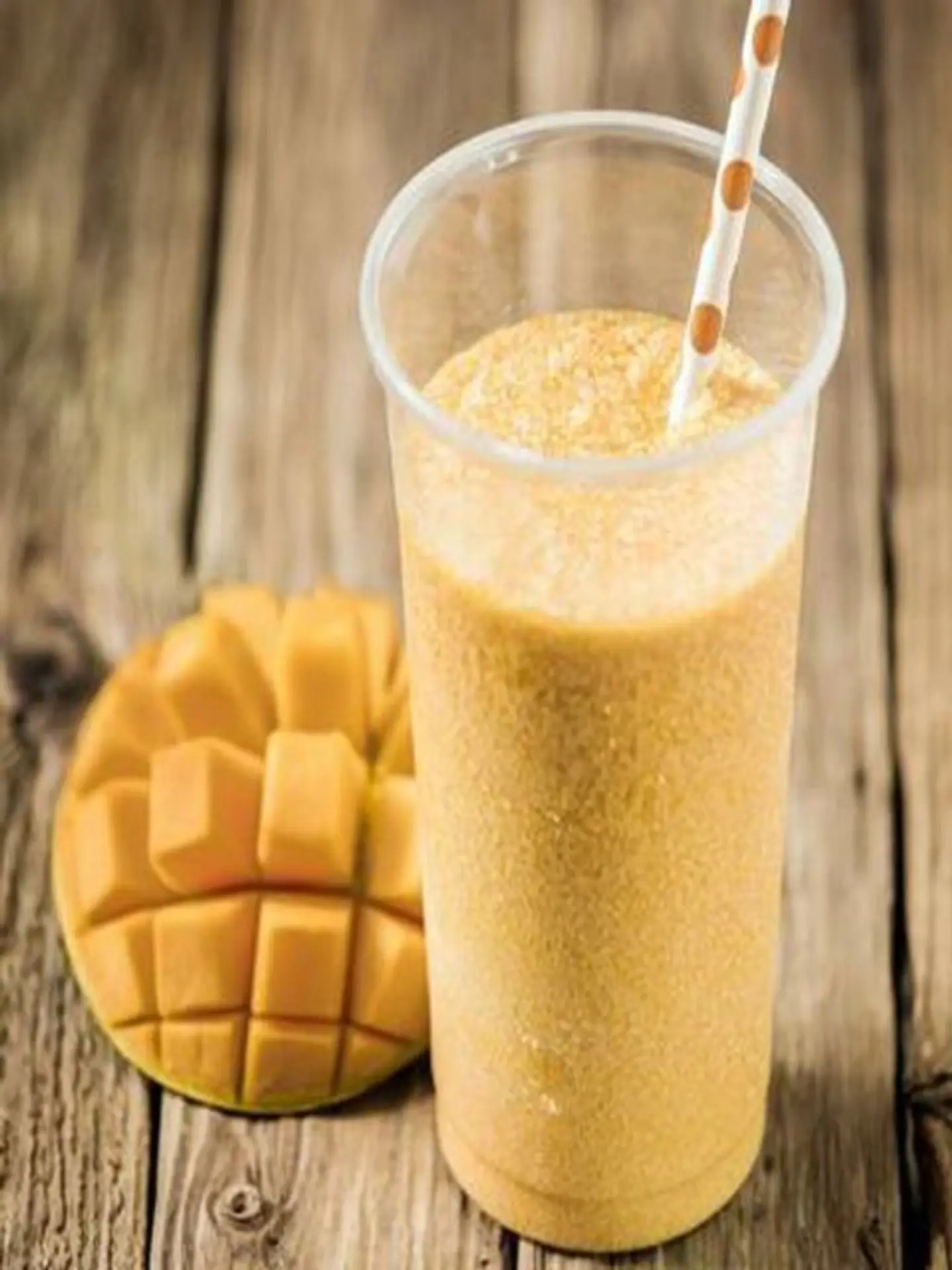 ميلك شيك مانجو - كوب وسط