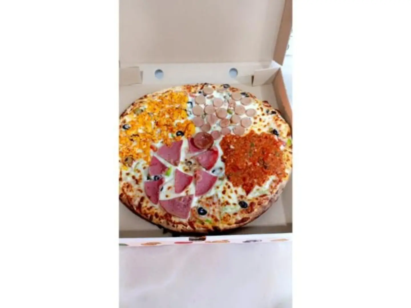 بيتزا الفصول الاربعة - صغير