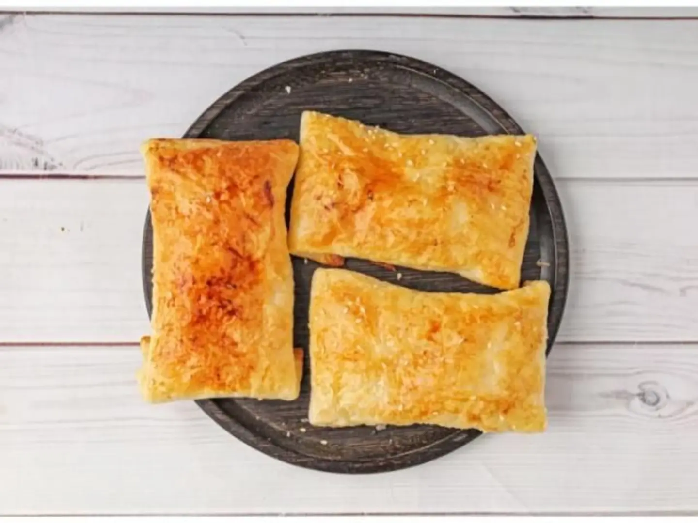 White Cheese Puff - 6 Pieces