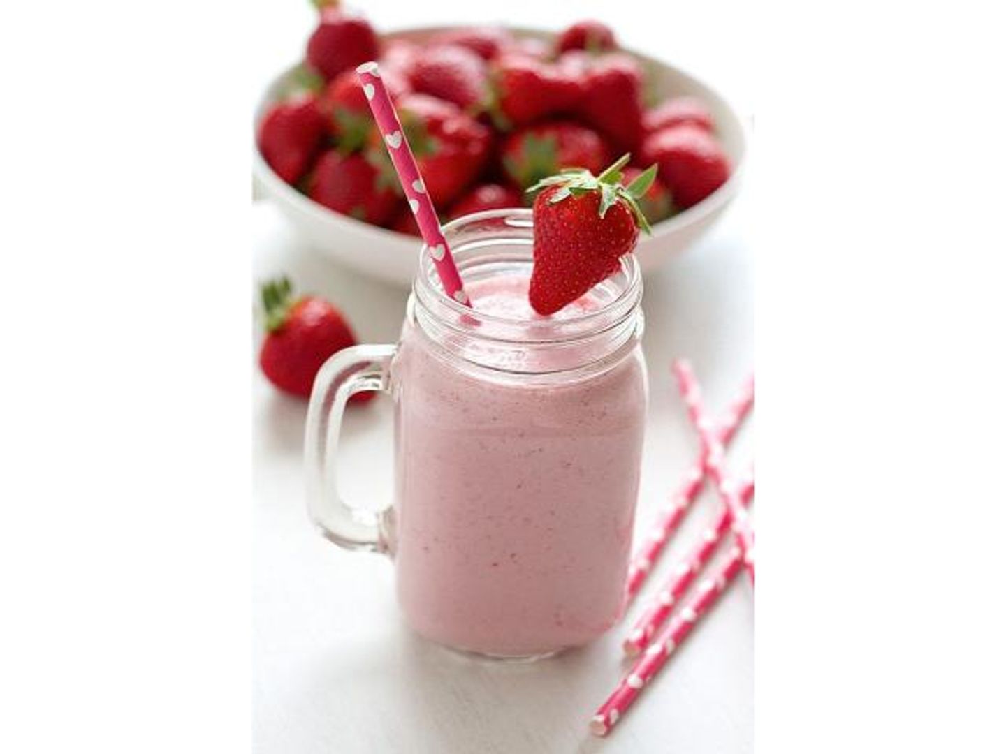 Strawberry With Milk - Medium Cup