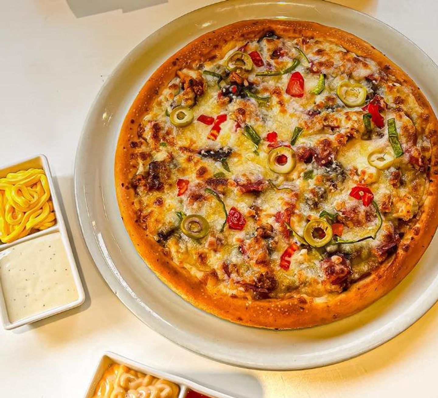 Sausage Pizza - Medium