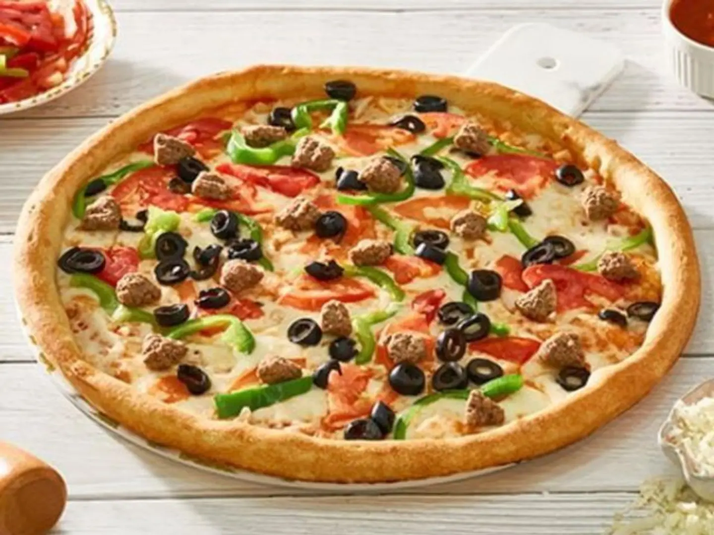 بيتزا مع اللحم - وسط