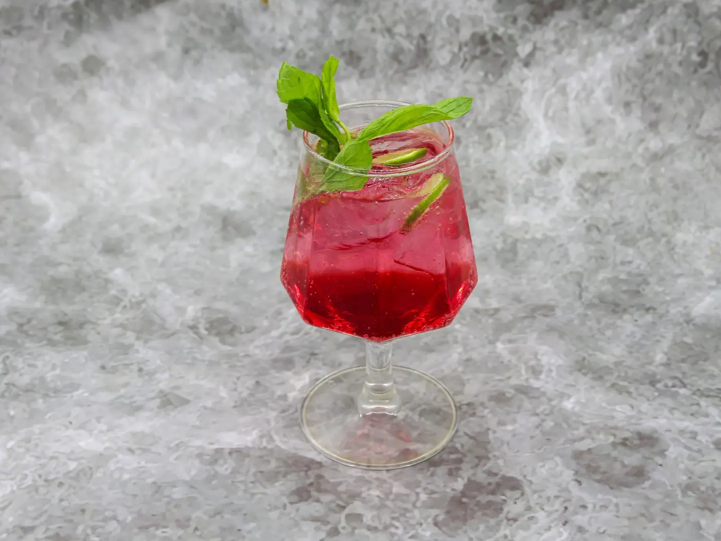 Strawberry Mojito - Medium