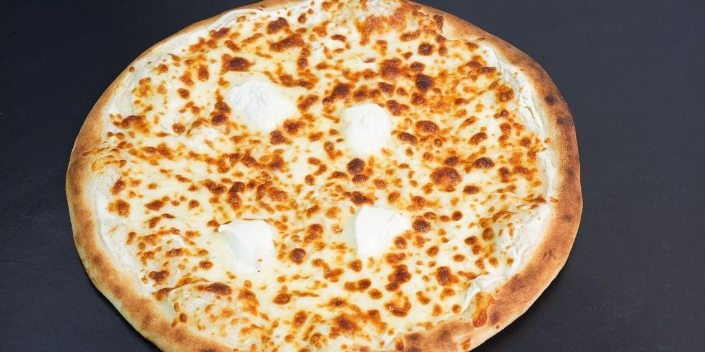 Melted Cheese Pizza - Middle