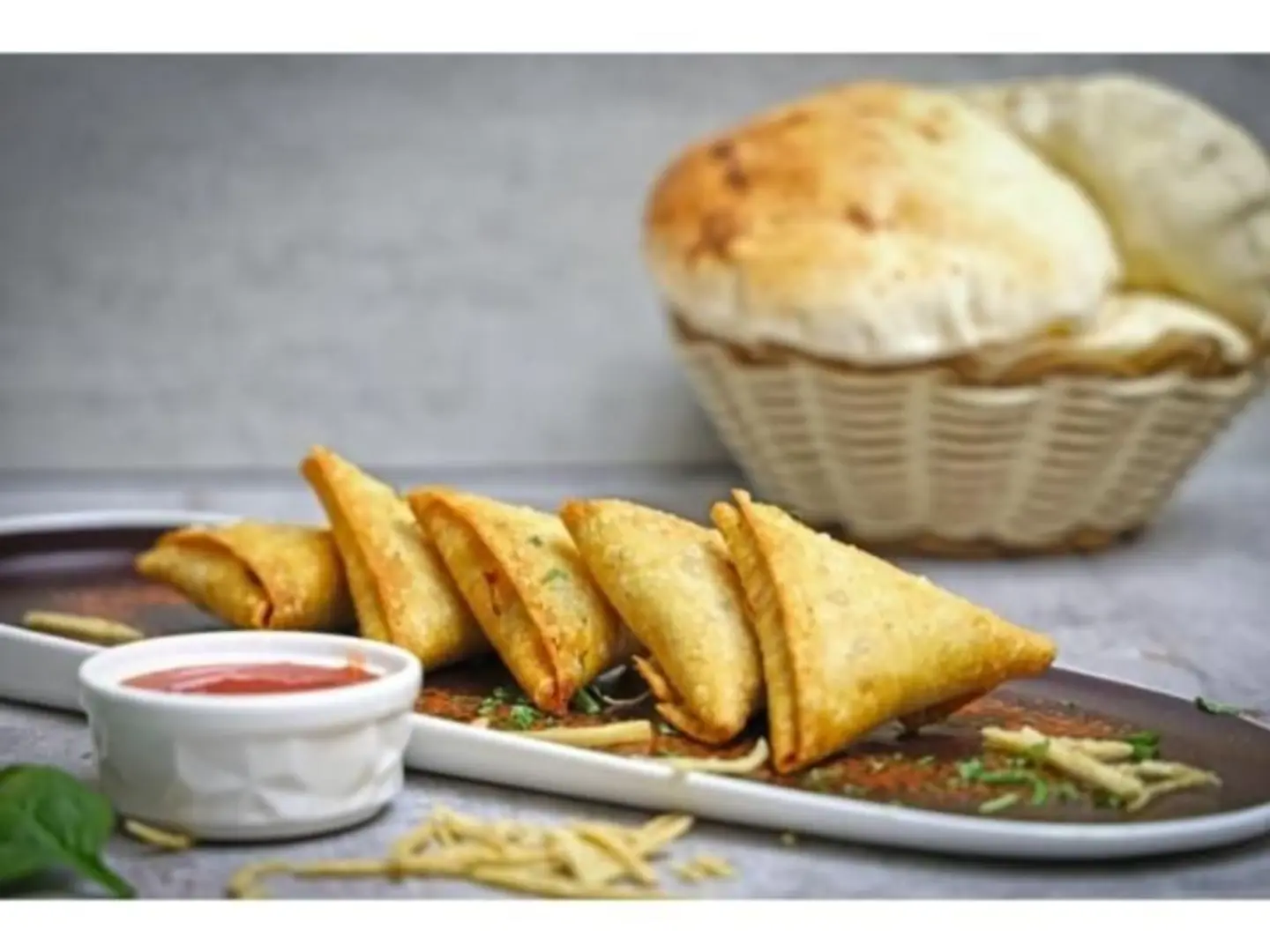 Homemade Vegetable Sambosa - Small 16 Pieces