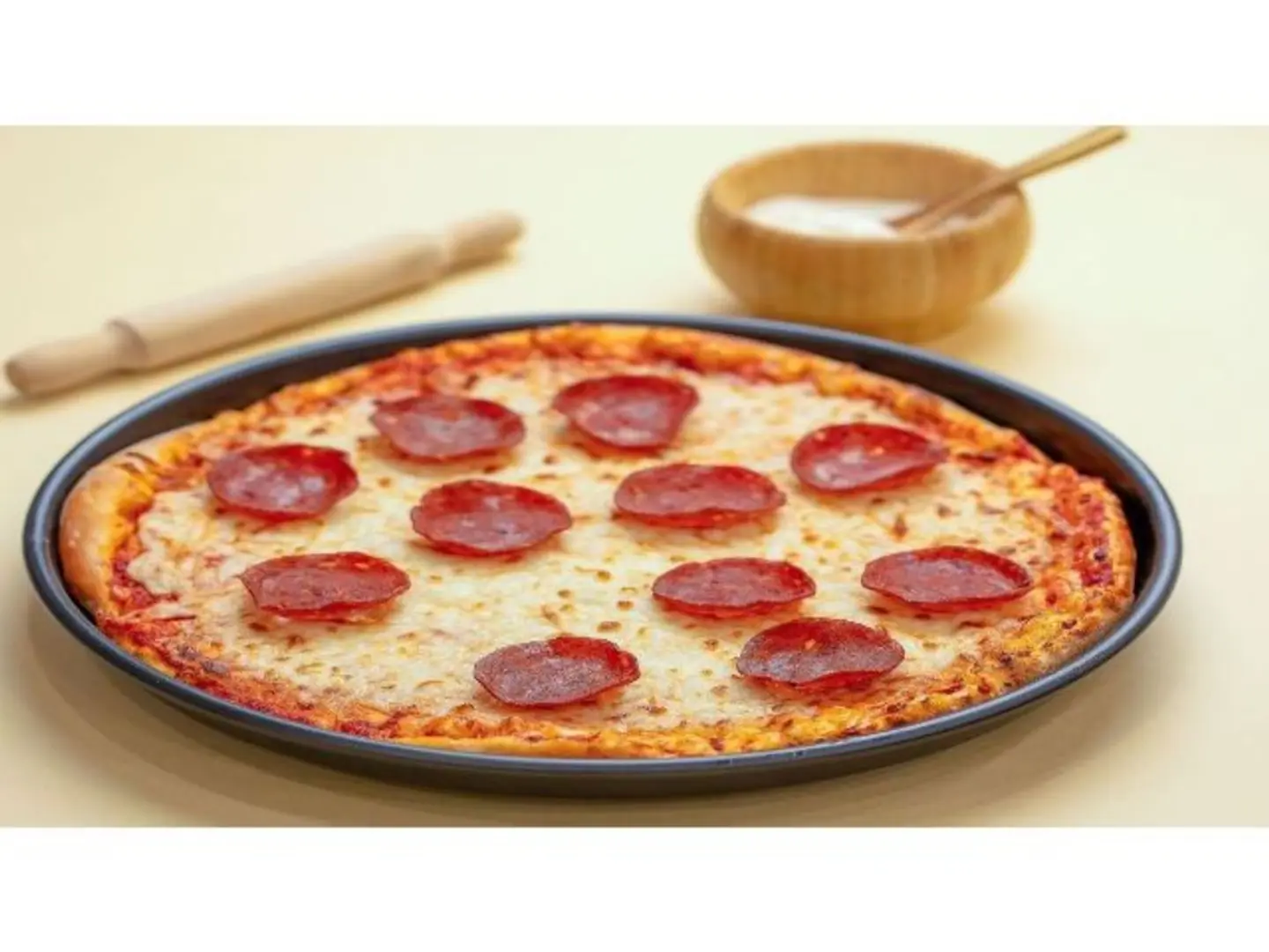 بيتزا بيبروني - صغير