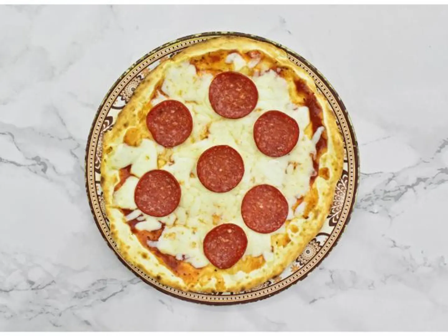 بيتزا بيبروني - صغير