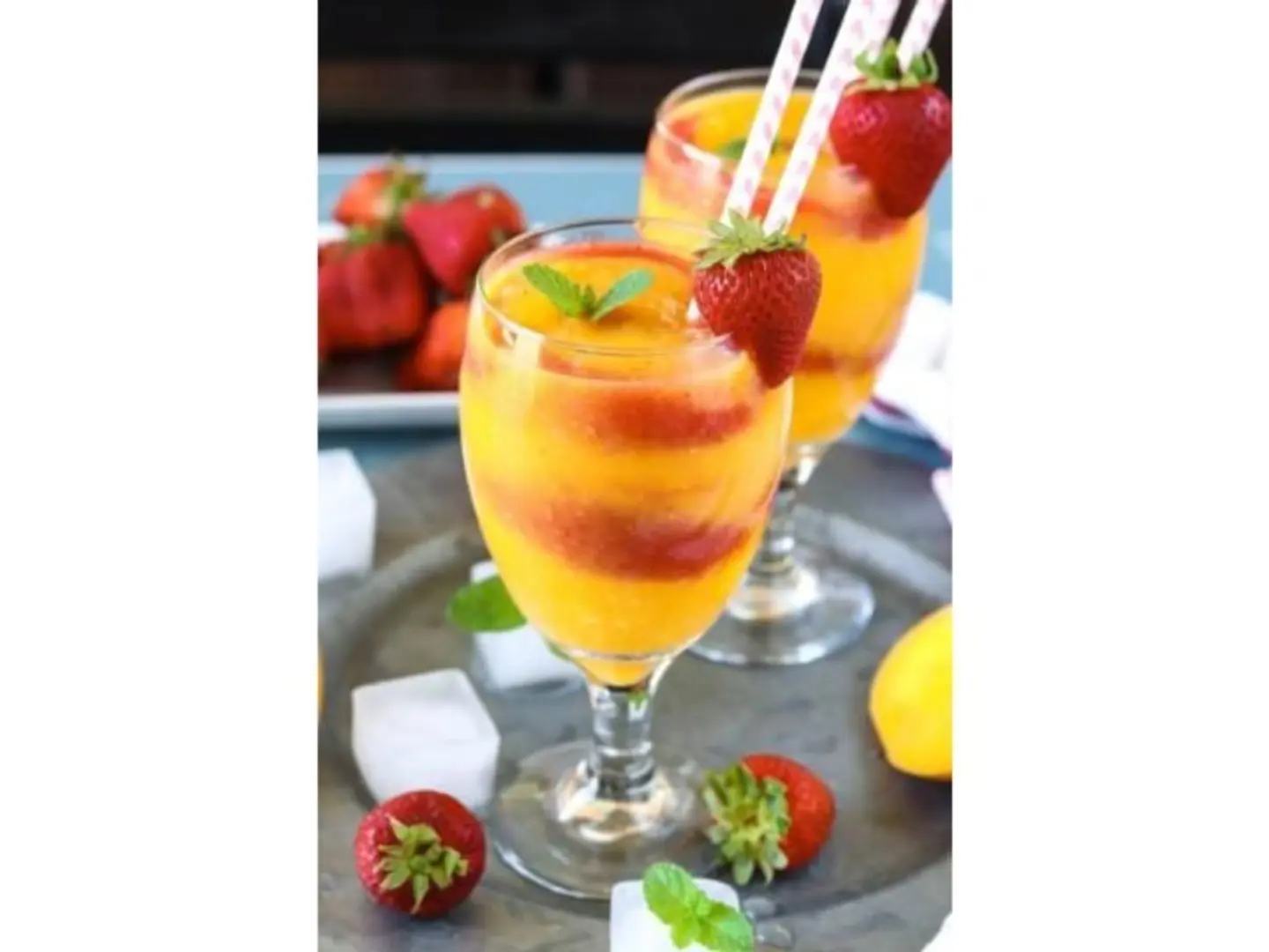 Strawberries With Mango - Small