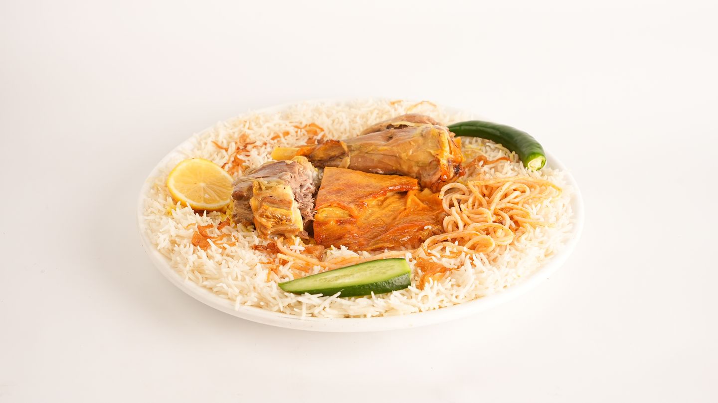 لحم مندي - رز سعودي
