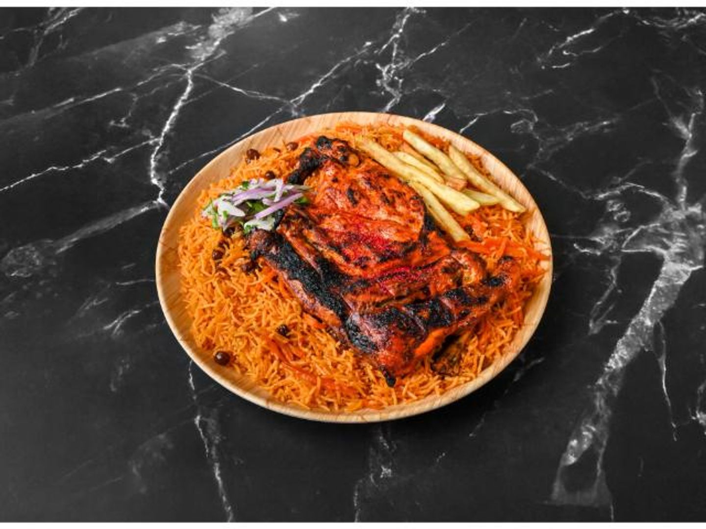 دجاج على الفحم مع ارز - نص دجاجة