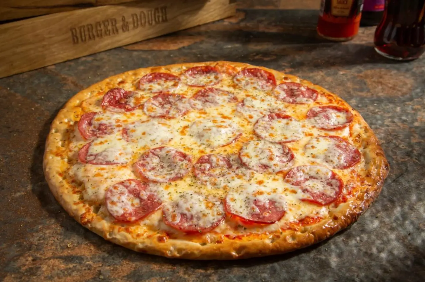 بيتزا بيبروني - صغير