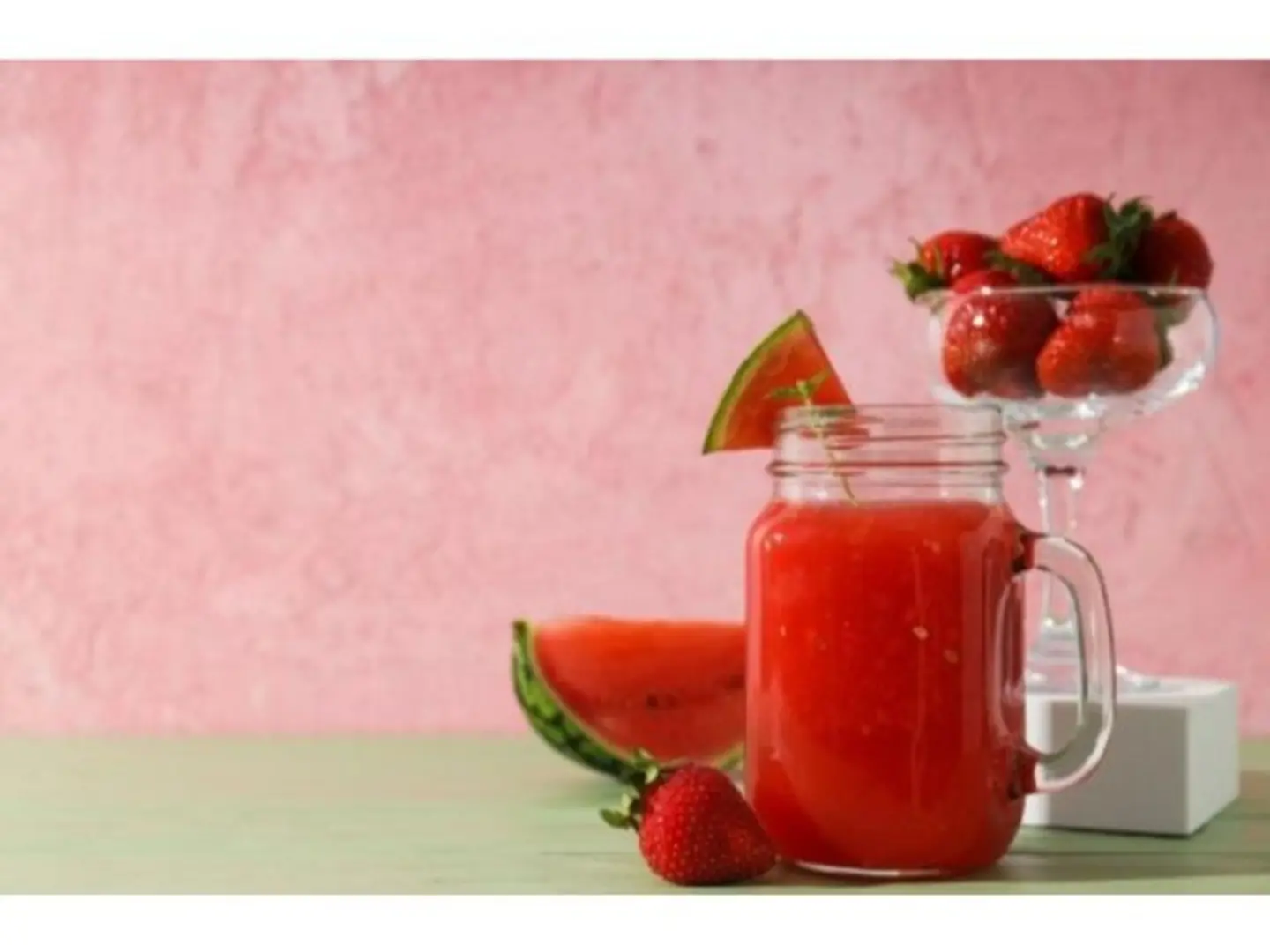 عصير بطيخ مع فراولة - كوب صغير