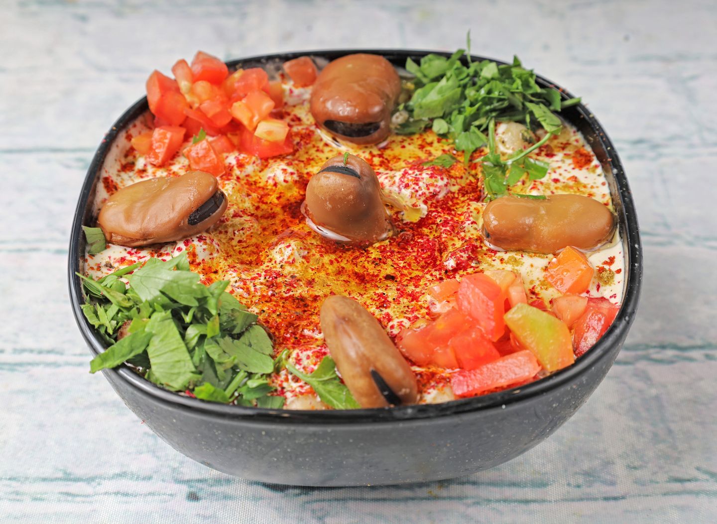 فول بالطحينة - وسط