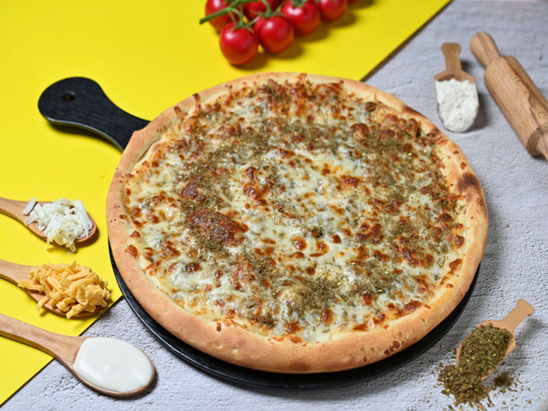 Cheese And Za'atar Pizza - Middle