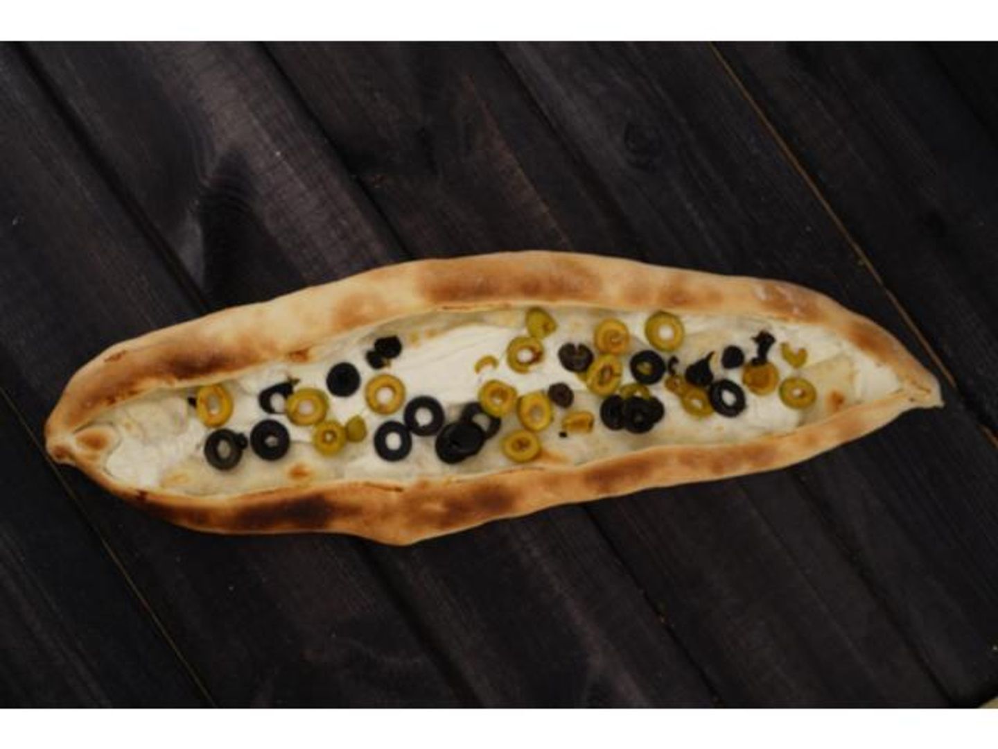لبنة بالزيتون - وسط