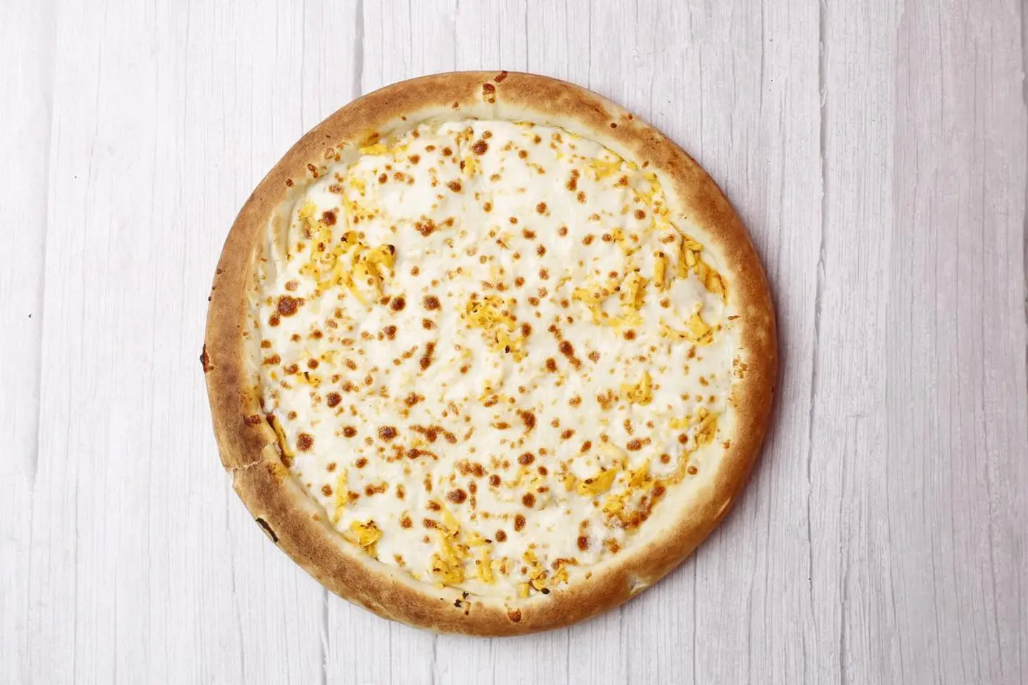 بيتزا الأجبان الأربعة - عادي