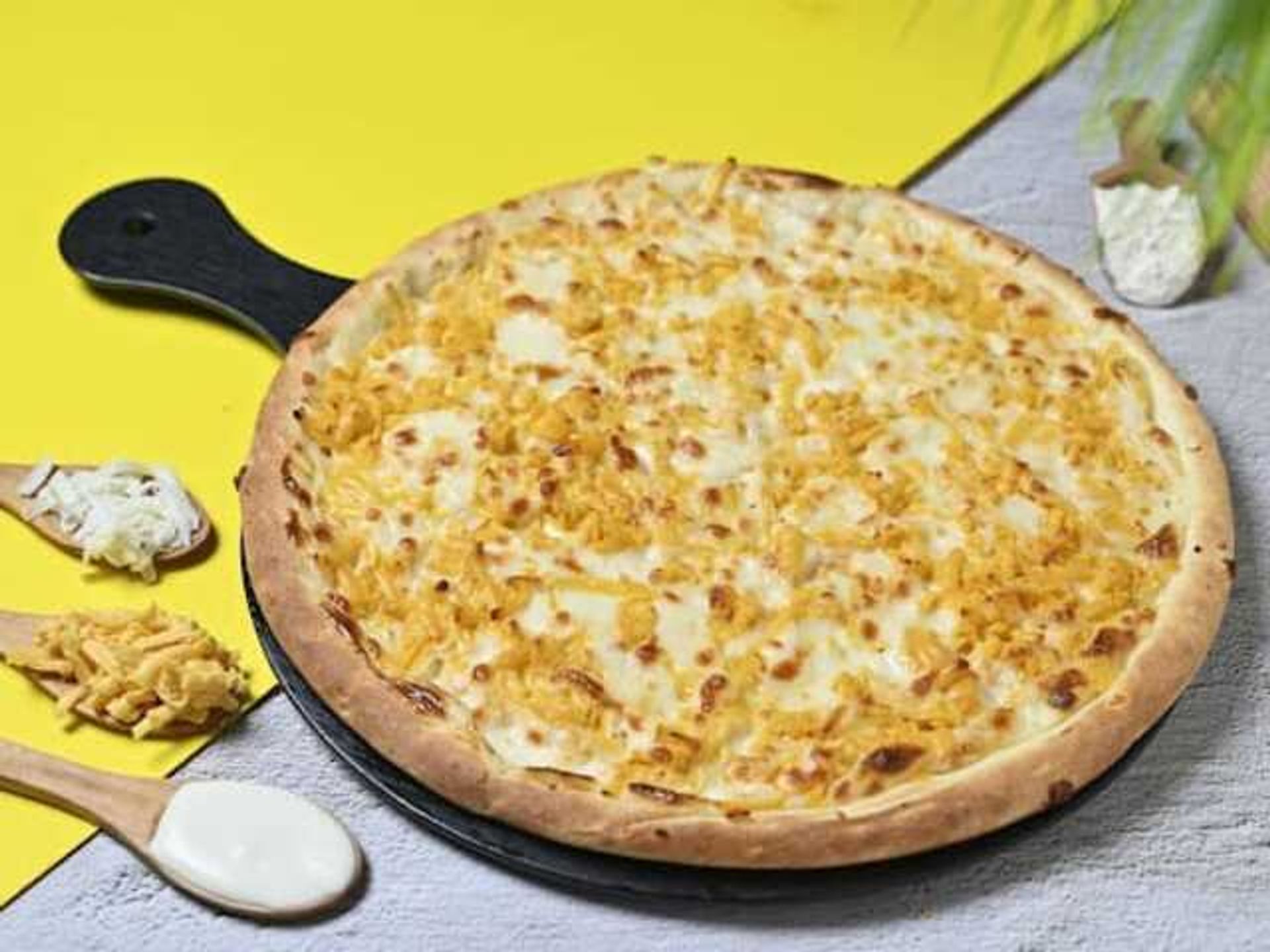Mix Cheese Pizza - Middle