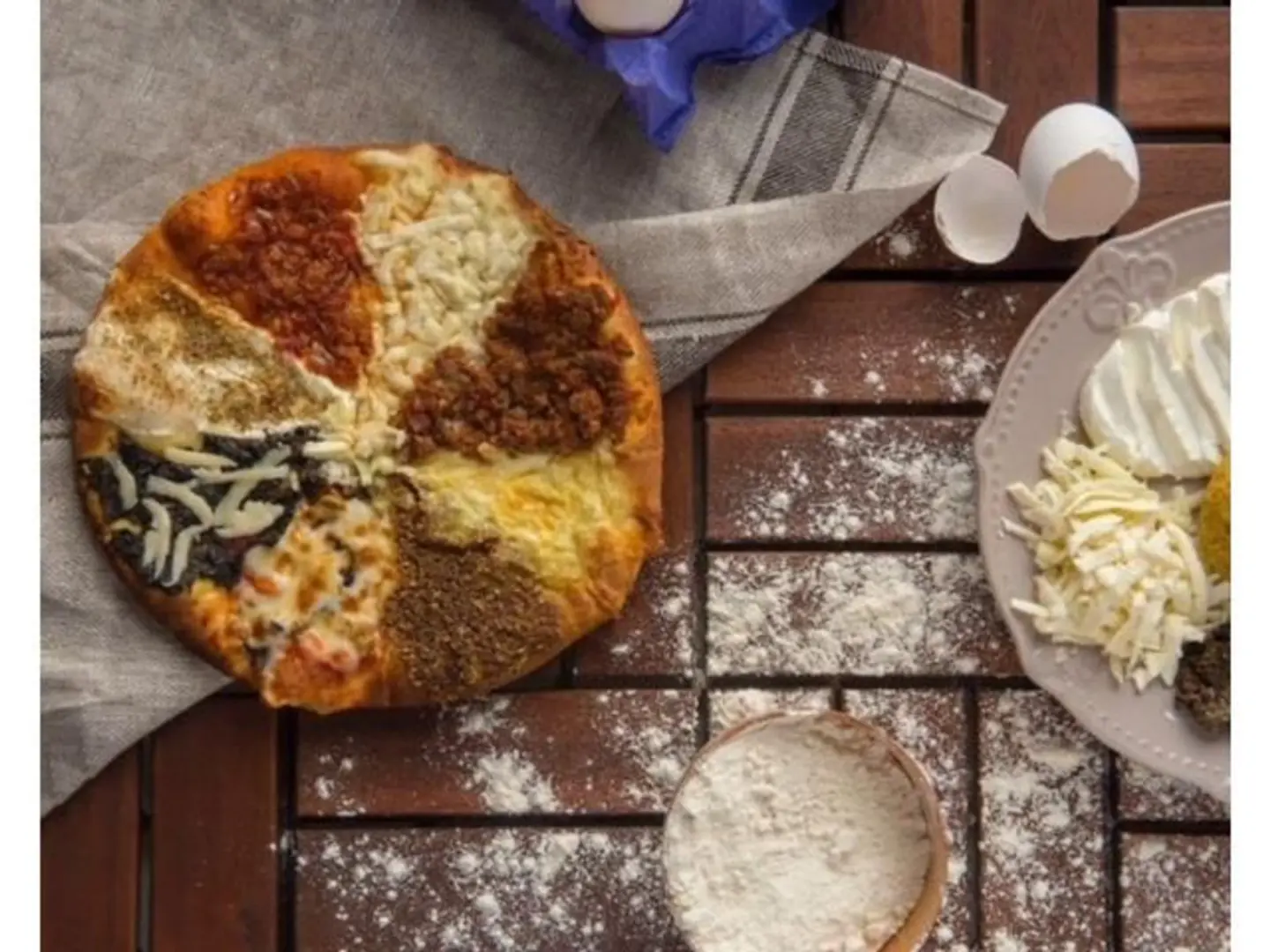 Al Fakhar Mixed Pizza - Small