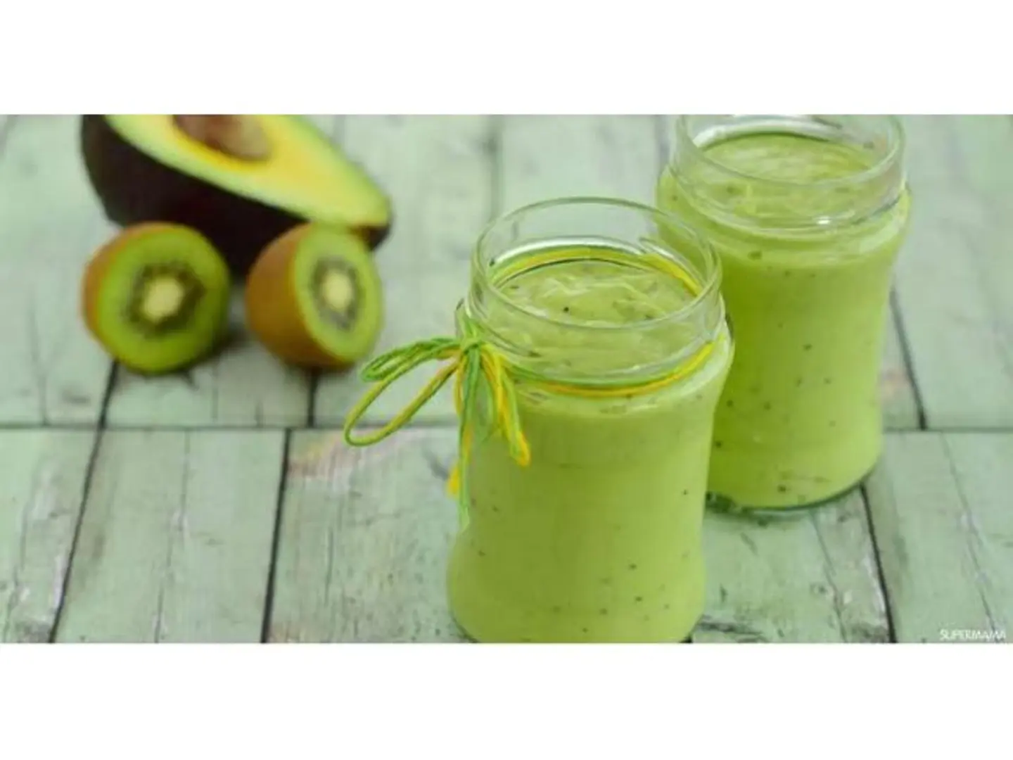 أفوكادو كيوي - كوب وسط