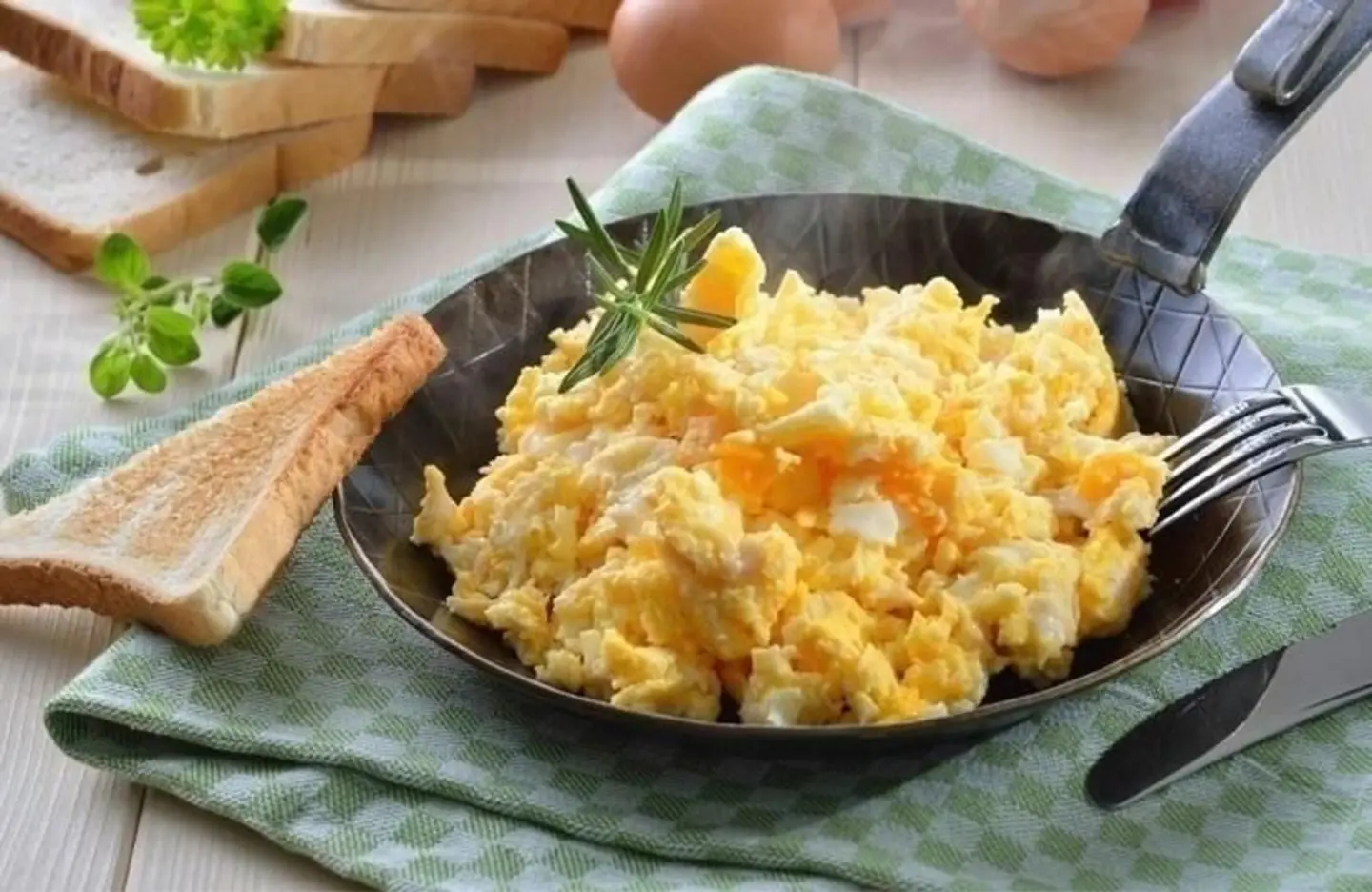 بيض مقلي - عادي