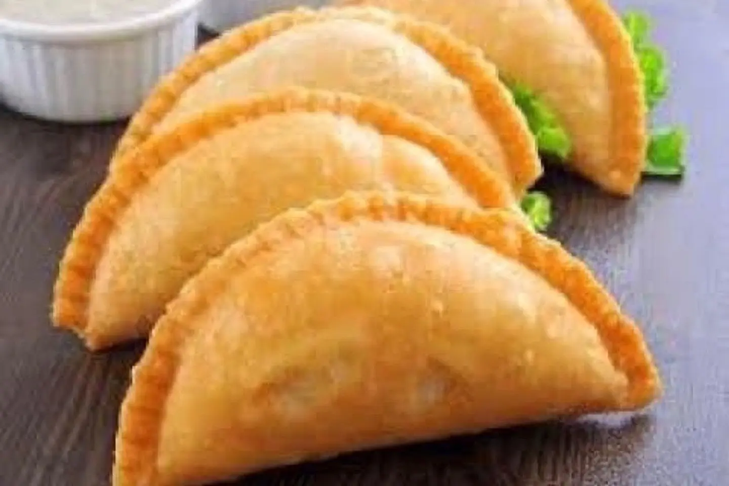 سمبوسة عجين - جبن ابيض - نص كيلو